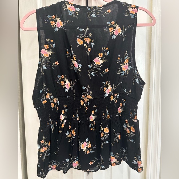 Flowered Blouse - Picture 4 of 4